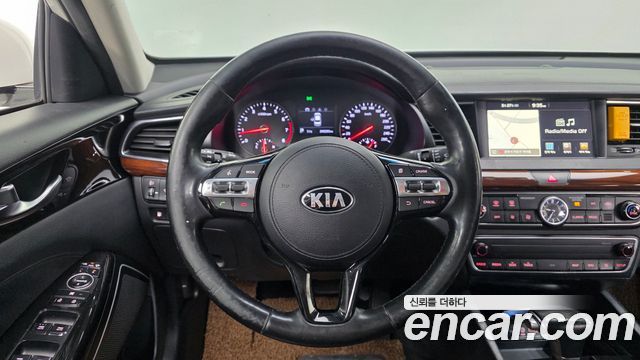 Kia K7 2017 — photo 14