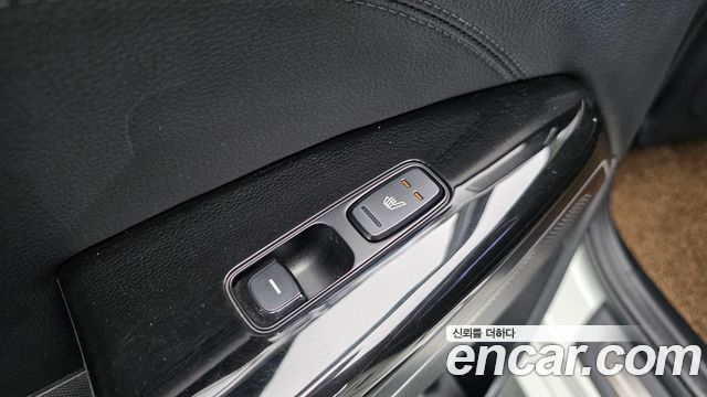 Kia K7 2017 — photo 19