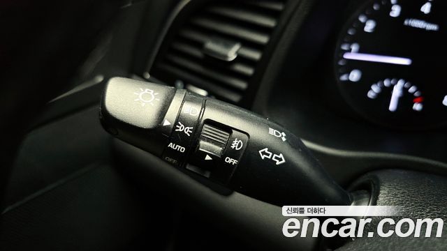 Hyundai AVANTE 2016 — photo 19