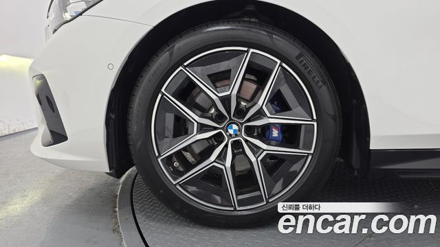 BMW 5-Series 2025 — photo 5