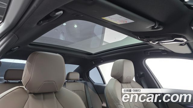 BMW 5-Series 2025 — photo 17