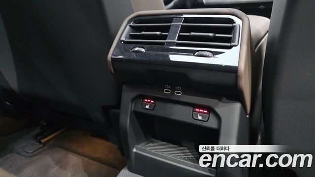BMW 5-Series 2025 — photo 19