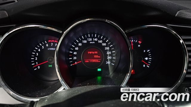 Kia K5 2011 — photo 8