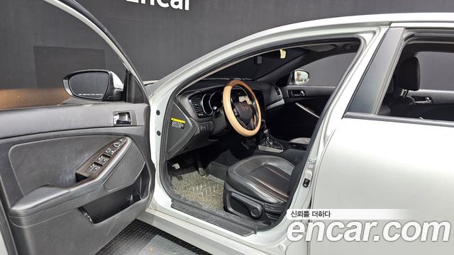 Kia K5 2011 — photo 10