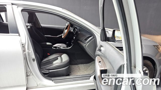 Kia K5 2011 — photo 11