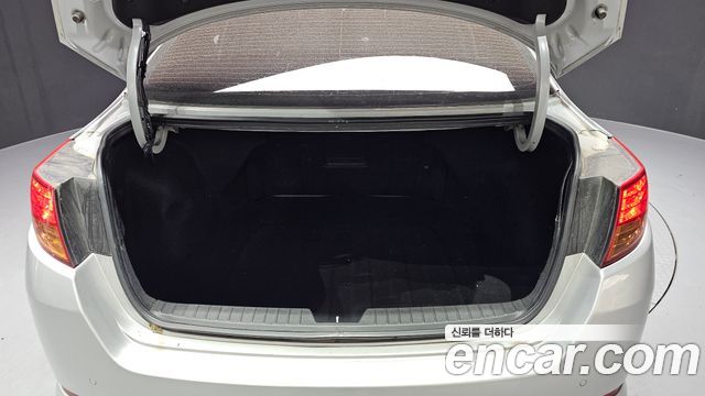 Kia K5 2011 — photo 20