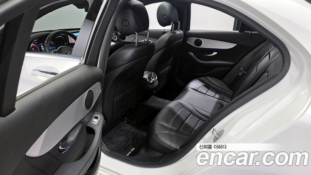 Mercedes-Benz C-Class 2021 — photo 11