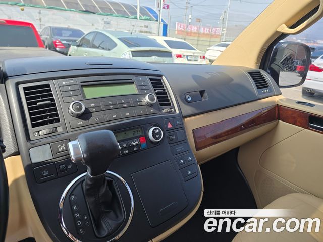 Volkswagen Multivan 2008 — photo 8
