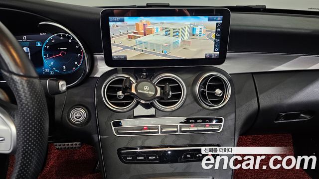 Mercedes-Benz C-Class 2021 — photo 18