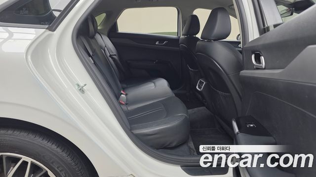 Kia K5 2021 — photo 12