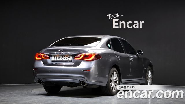 Infiniti Q70 2015 — photo 2