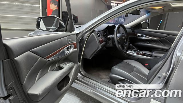 Infiniti Q70 2015 — photo 11