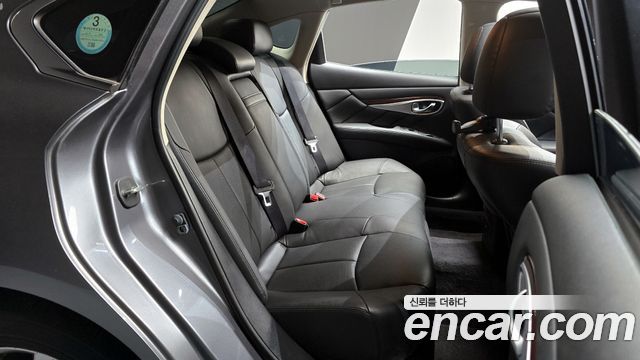 Infiniti Q70 2015 — photo 12