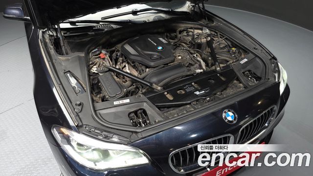 BMW 5-Series 2016 — photo 6