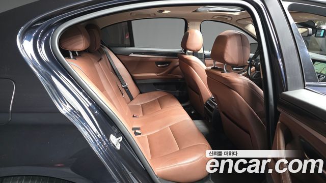 BMW 5-Series 2016 — photo 12