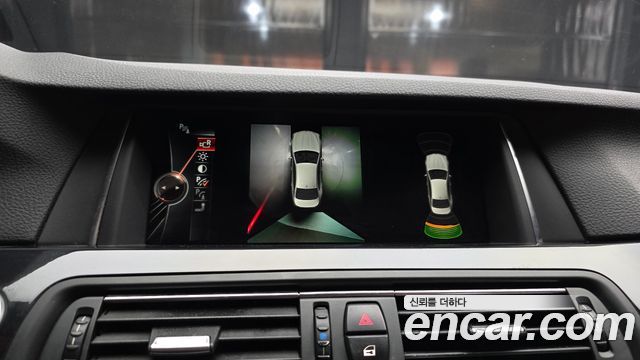 BMW 5-Series 2016 — photo 16