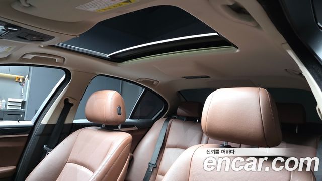 BMW 5-Series 2016 — photo 19