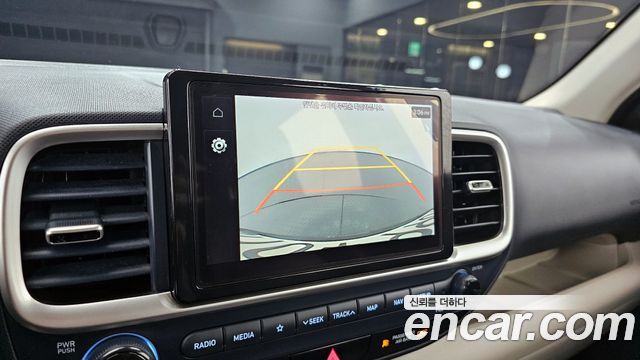 Hyundai Venue 2021 — photo 16