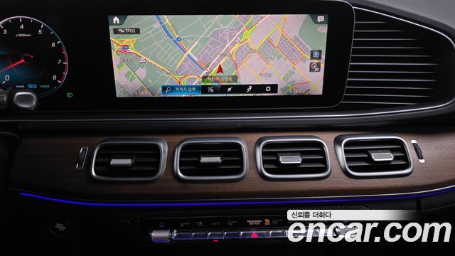 Mercedes-Benz GLE-Class 2019 — photo 14