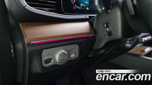 Mercedes-Benz GLE-Class 2019 — photo 17