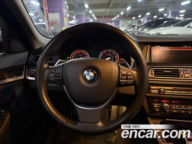 BMW 5-Series 2015 — photo 10
