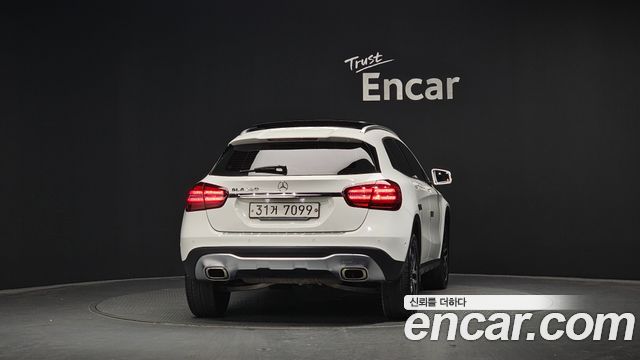 Mercedes-Benz GLA-Class 2018 — photo 4