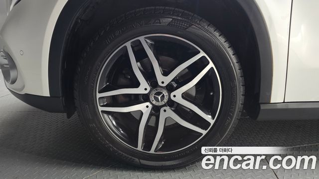 Mercedes-Benz GLA-Class 2018 — photo 5