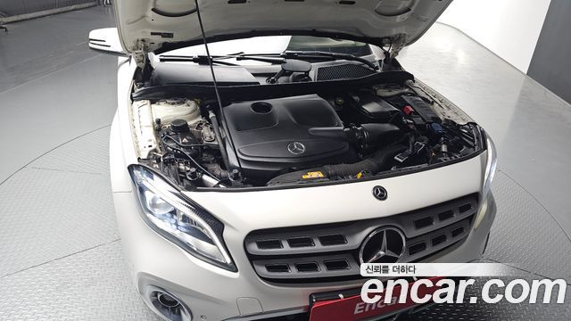 Mercedes-Benz GLA-Class 2018 — photo 6