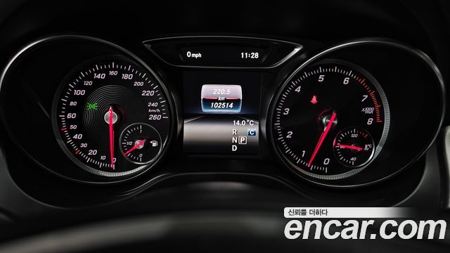 Mercedes-Benz GLA-Class 2018 — photo 8