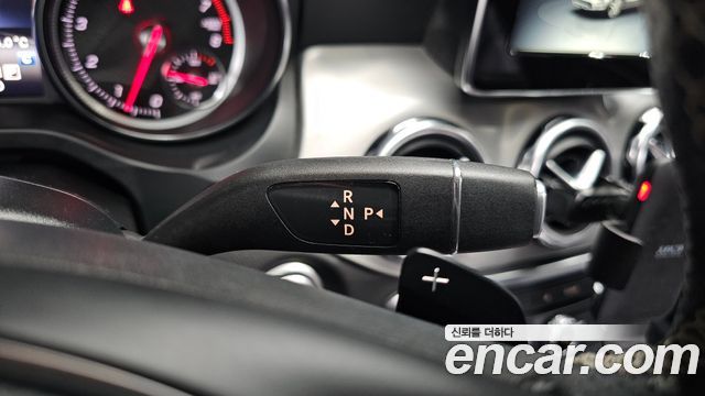 Mercedes-Benz GLA-Class 2018 — photo 9