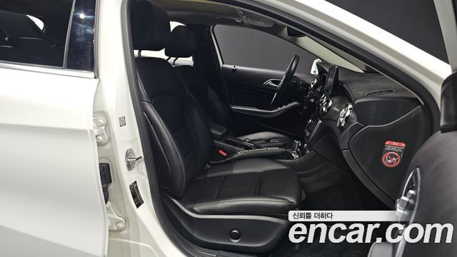 Mercedes-Benz GLA-Class 2018 — photo 10