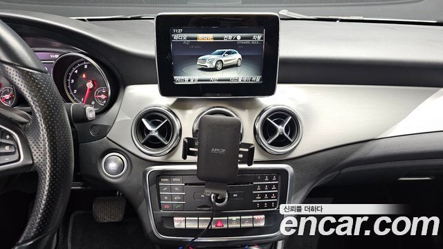 Mercedes-Benz GLA-Class 2018 — photo 14