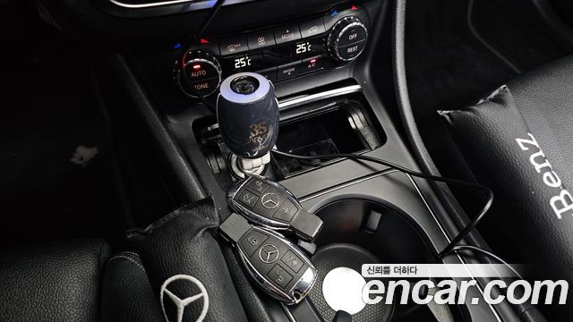 Mercedes-Benz GLA-Class 2018 — photo 16