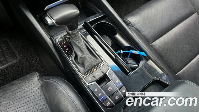 Kia K7 2018 — photo 9