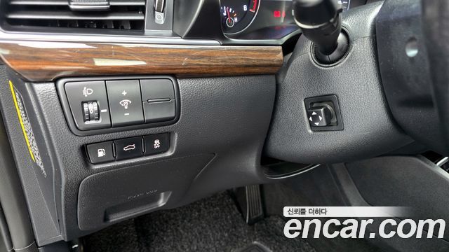 Kia K7 2018 — photo 13