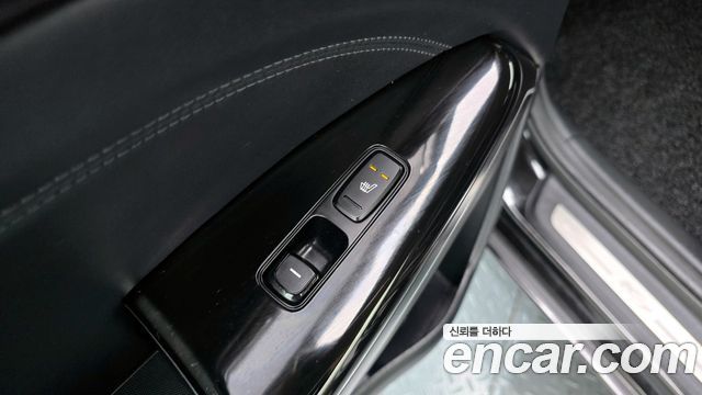 Kia K7 2018 — photo 17