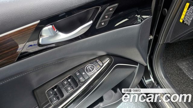 Kia K7 2018 — photo 18