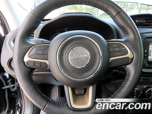 Jeep Renegade 2017 — photo 8