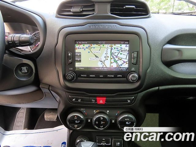 Jeep Renegade 2017 — photo 13