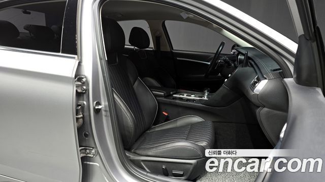 Genesis G70 2021 — photo 10