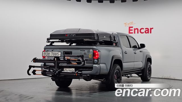 Toyota Tacoma 2017 — photo 2