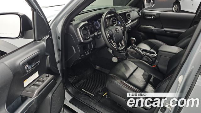 Toyota Tacoma 2017 — photo 11