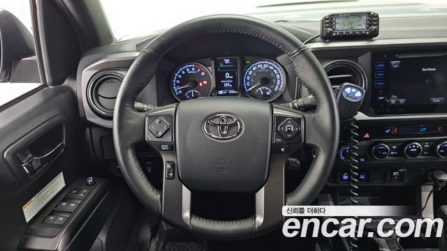 Toyota Tacoma 2017 — photo 13