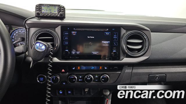 Toyota Tacoma 2017 — photo 14