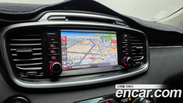 Kia Sorento 2017 — photo 14