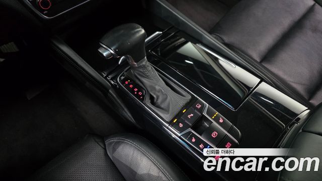Kia K7 2019 — photo 9