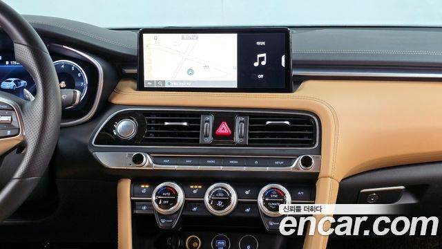 Genesis G70 2021 — photo 14