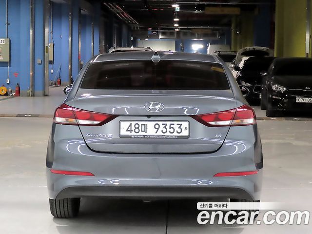 Hyundai AVANTE 2018 — photo 3