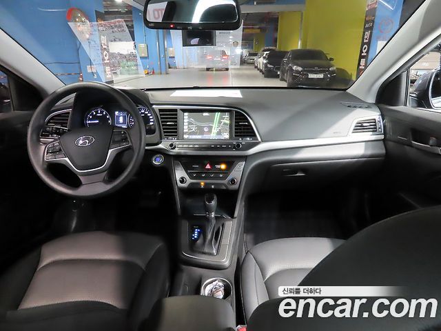 Hyundai AVANTE 2018 — photo 5