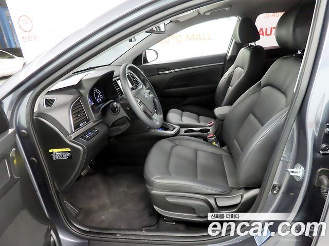 Hyundai AVANTE 2018 — photo 6